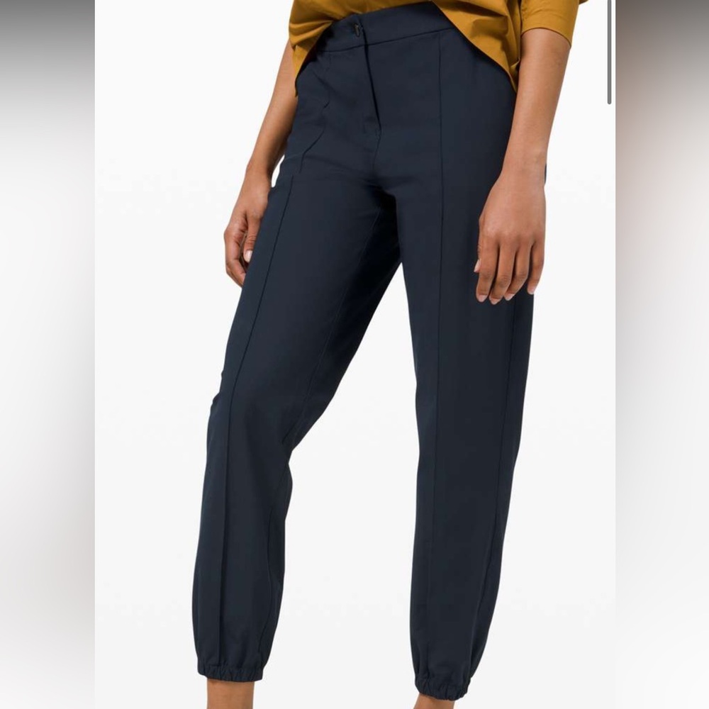 lululemon Warpstreme High-Rise Jogger. Cropped Women’s size 28